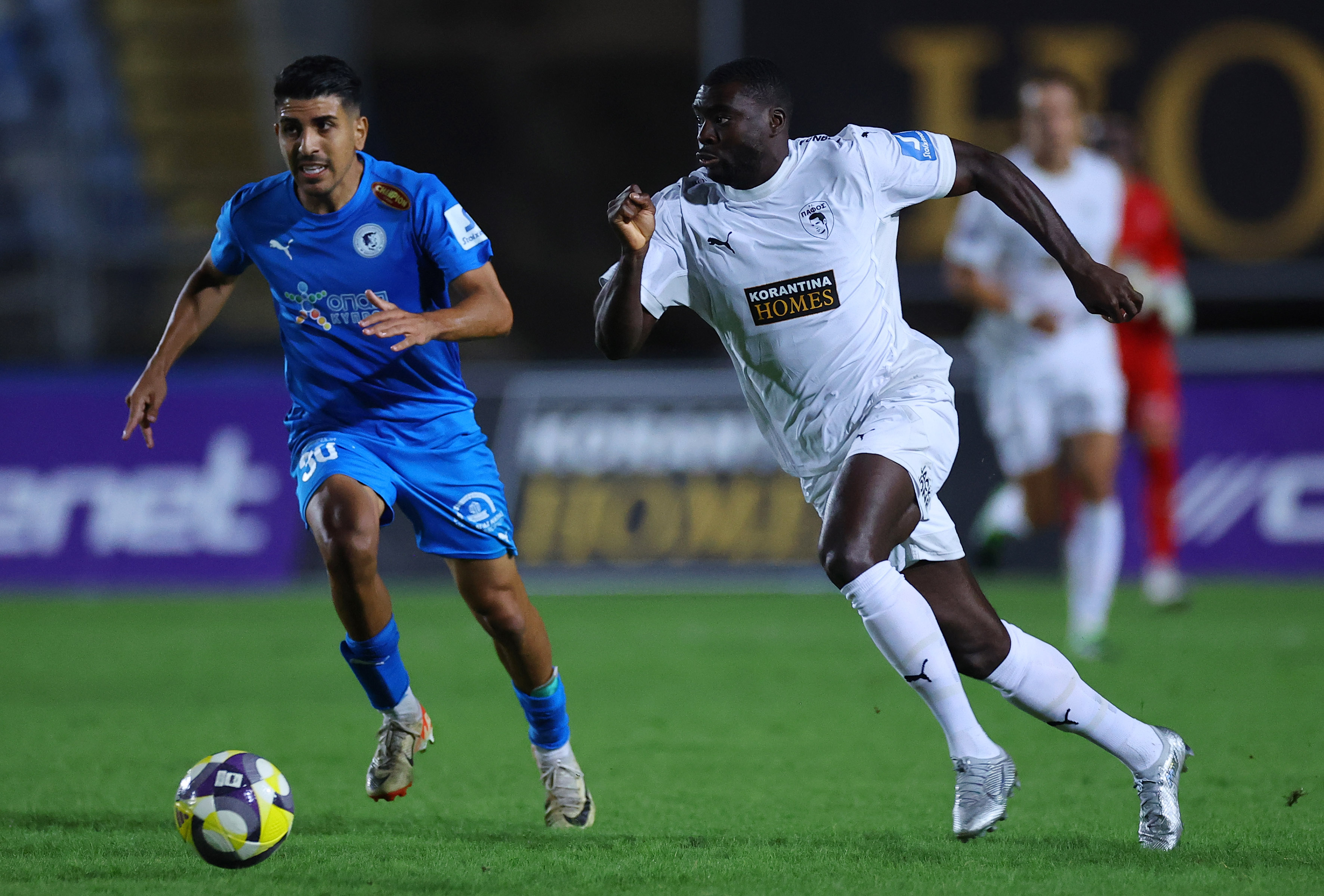 Τεσσάρα στο ρελαντί...