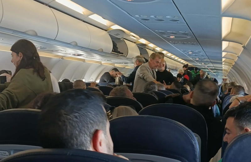 ΠΑΡΩΝ σε ένα ακόμη εκτός έδρας ματς ο Παπασταύρου - Τι του ζήτησε ο κόσμος της Ομόνοιας