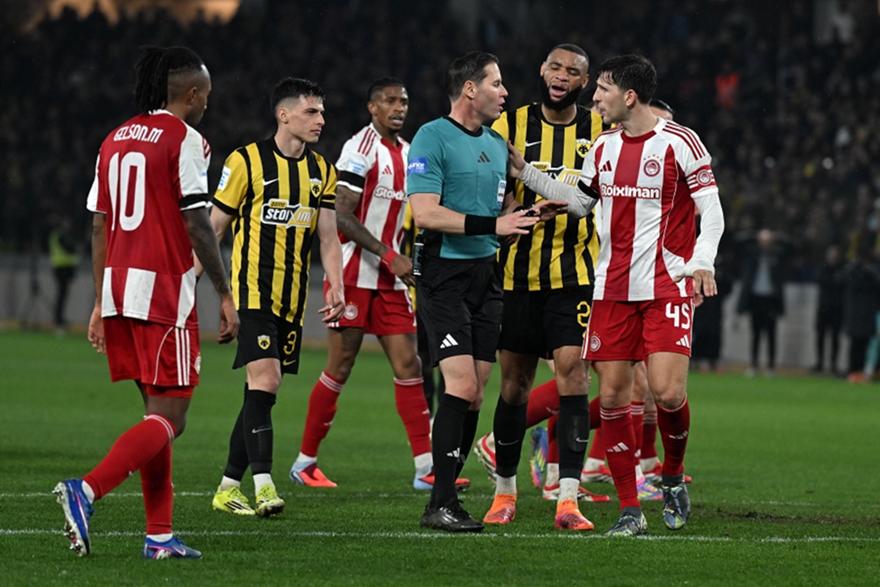 Από το Euro μέχρι τη Φιλαδέλφεια και το Champions League: Ο Μάκελι προκαλεί συνεχώς συζητήσεις