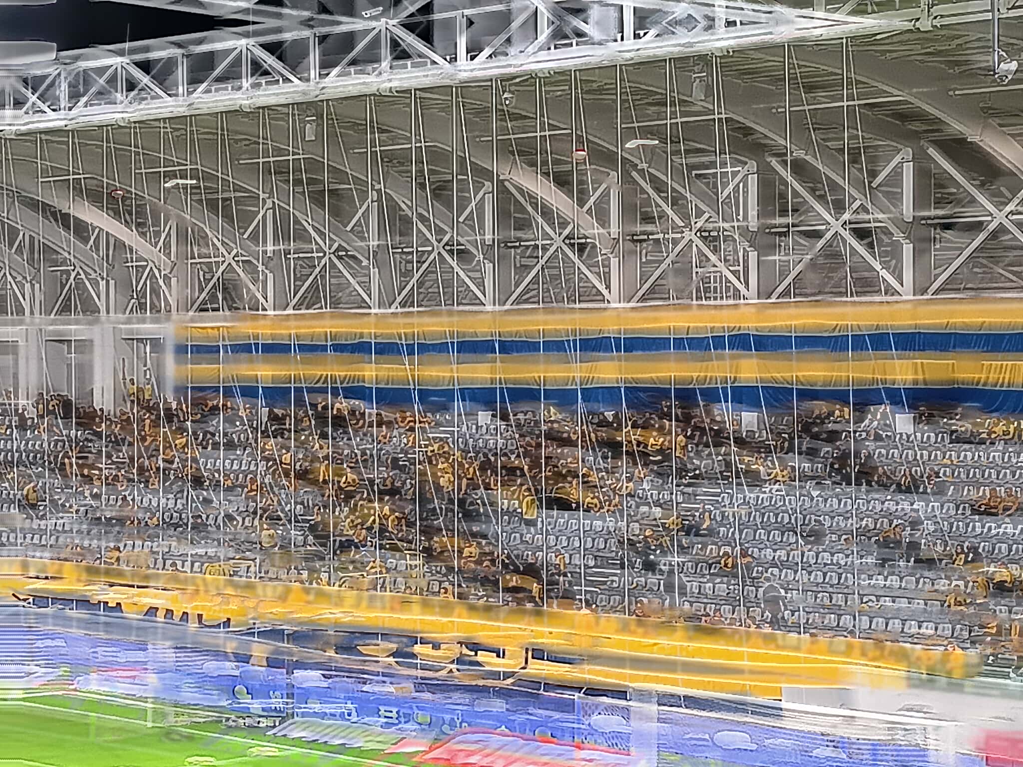 ΕΤΟΙΜΑΖΟΥΝ κορεό οι οπαδοί της ΑΕΛ