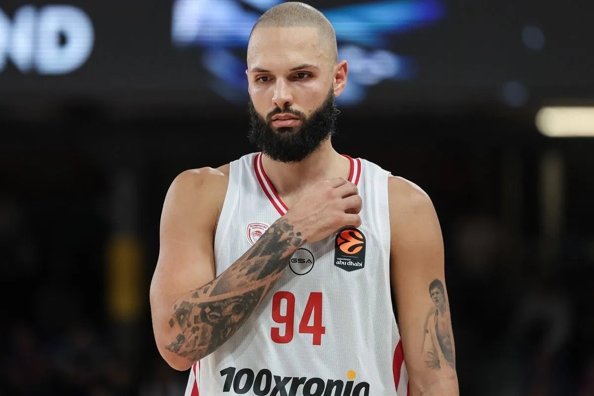 Σαν ξεκούρδιστη κιθάρα ο Ολυμπιακός, δεν μπήκε στο πνεύμα του αγώνα και γνώρισε βαριά ήττα στη Βαρκελώνη