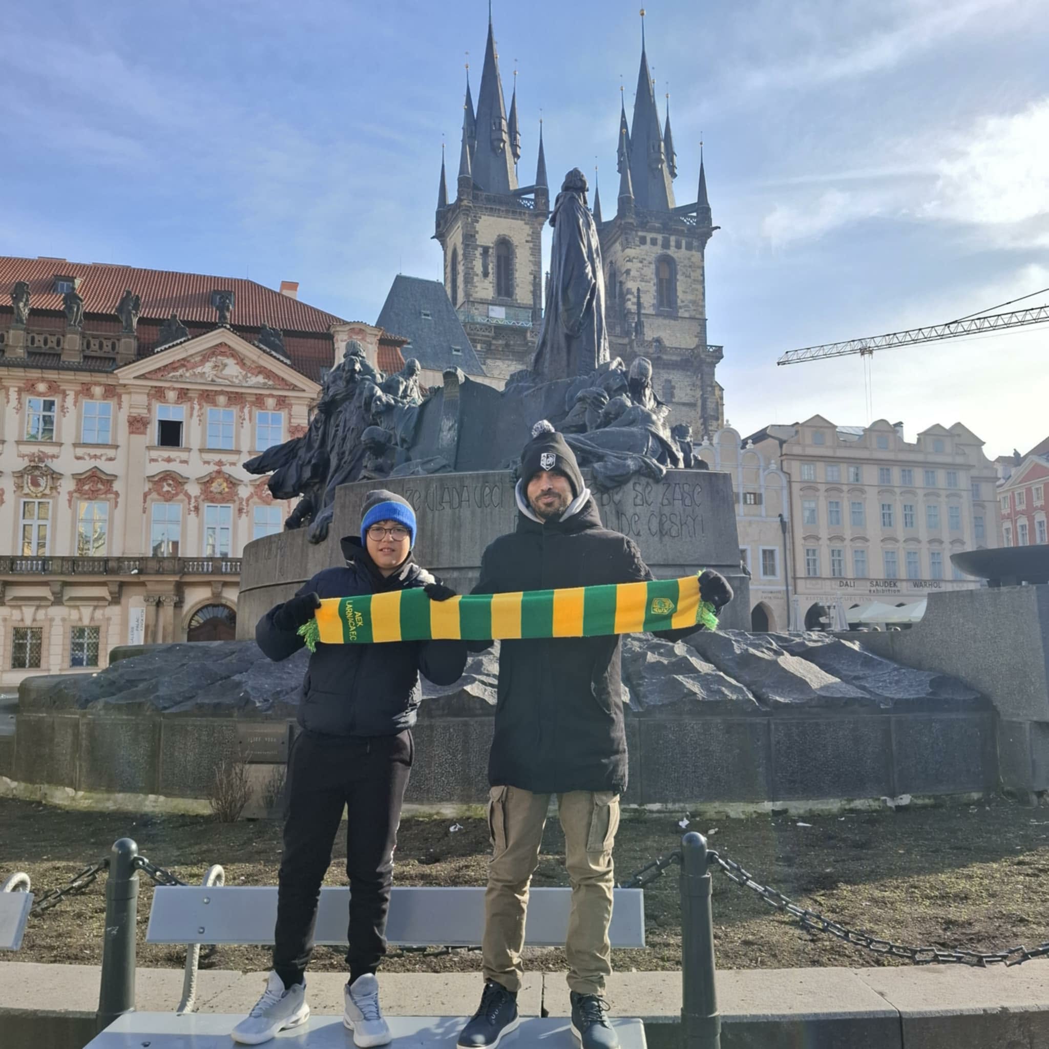 Κιτρινοπράσινα τα βλέπουν όλα... και στην Πράγα!