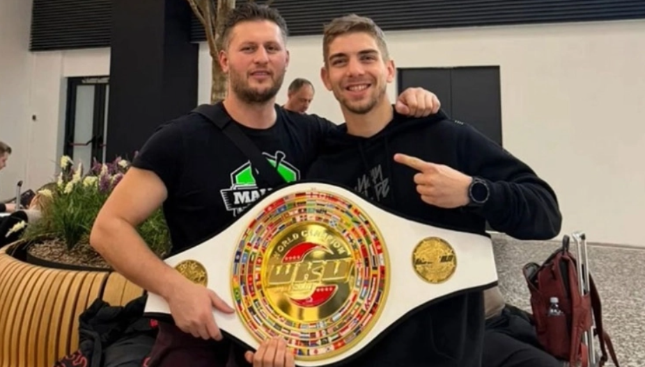  Xάος και μαζική εισβολή στο ριγνκ εναντίον του κικμπόξερ Γιάννη Τσουκαλά στη Σερβία (ΒΙΝΤΕΟ)