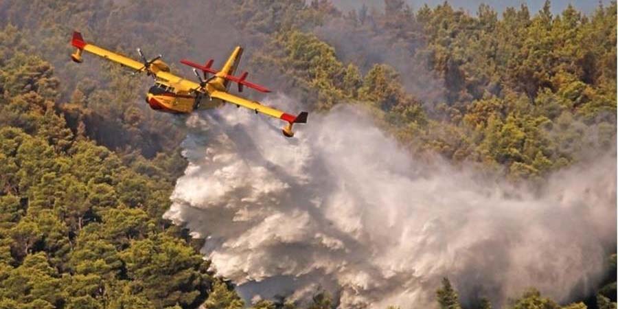 Ξέσπασε πυρκαγιά στην επαρχία Λεμεσού - Στη μάχη τέσσερα εναέρια μέσα - Δυσκολεύουν το έργο κατάσβεσης οι άνεμοι
