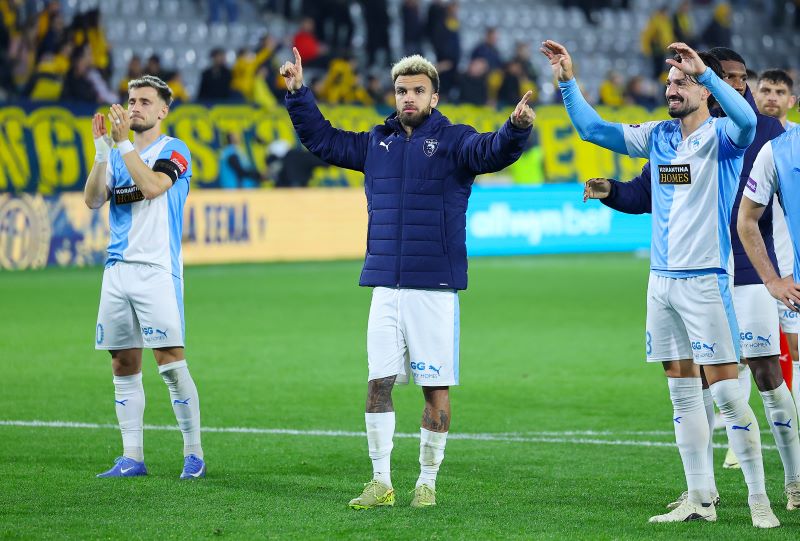 Ο άλλος ρόλος του Ζάζα και το 3-5-2…