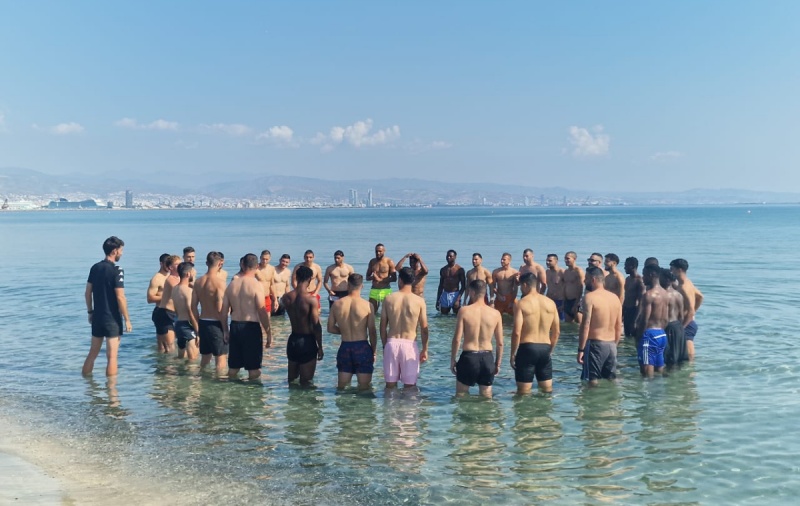 Αντί για προπόνηση… πήγαν παραλία! Κλίμα ΕΥΦΟΡΙΑΣ στην ΑΕΖ (ΦΩΤΟΓΡΑΦΙΕΣ)