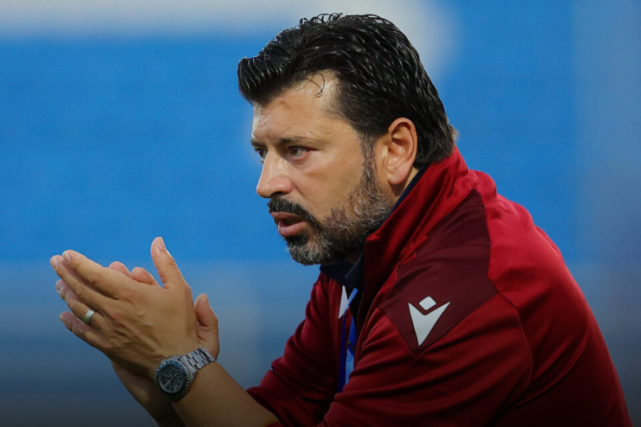 Τελιώνει ο Κάρλος Φανγκουέιρο από τον πάγκο της ΕΝΠ