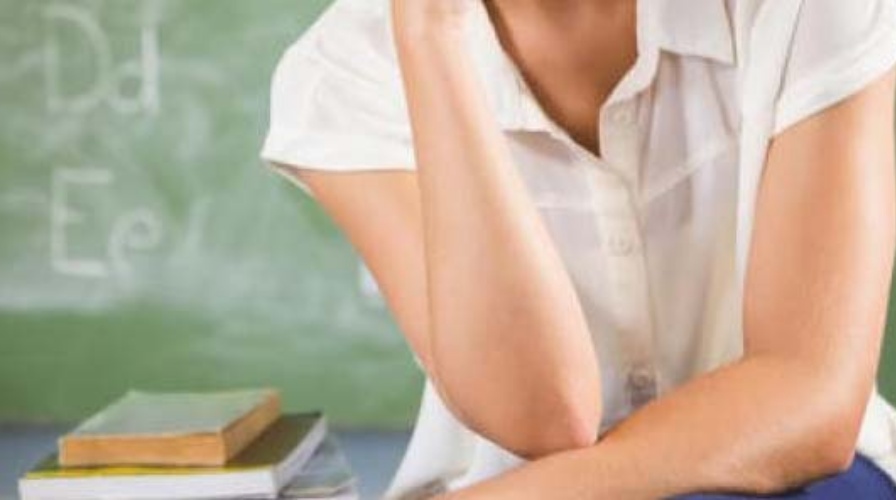 VIDEO: Δασκάλα δίχασε τους γονείς με το εφαρμοστό παντελόνι που φόρεσε στην τάξη – «Δεν χρειάζεται να είσαι σέξι»