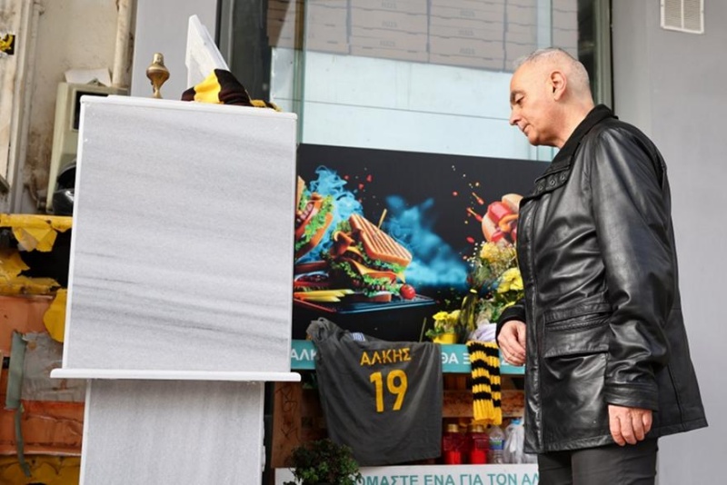 Πατέρας Άλκη Καμπανού: «Τα ισόβια τα υποστήκαμε εμείς» - Τι είπε για τους 7 φίλους του ΠΑΟΚ που έχασαν τη ζωή τους