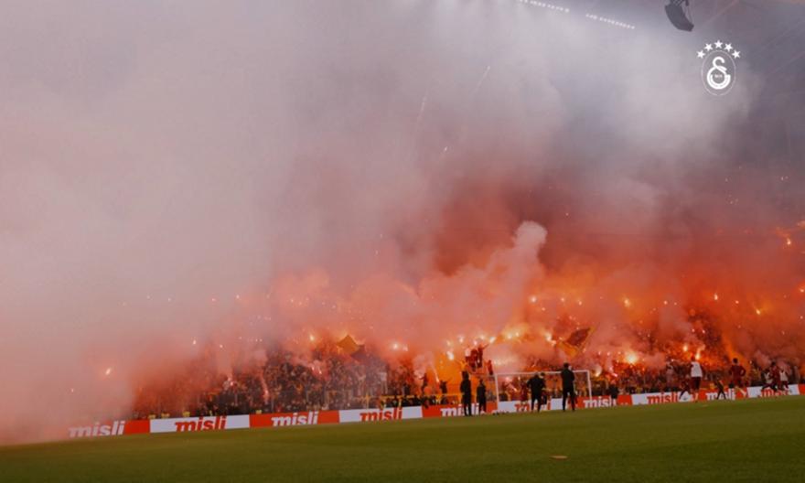 Απίθανες στιγμές στην ανοικτή προπόνηση με 43 χιλιάδες οπαδούς!