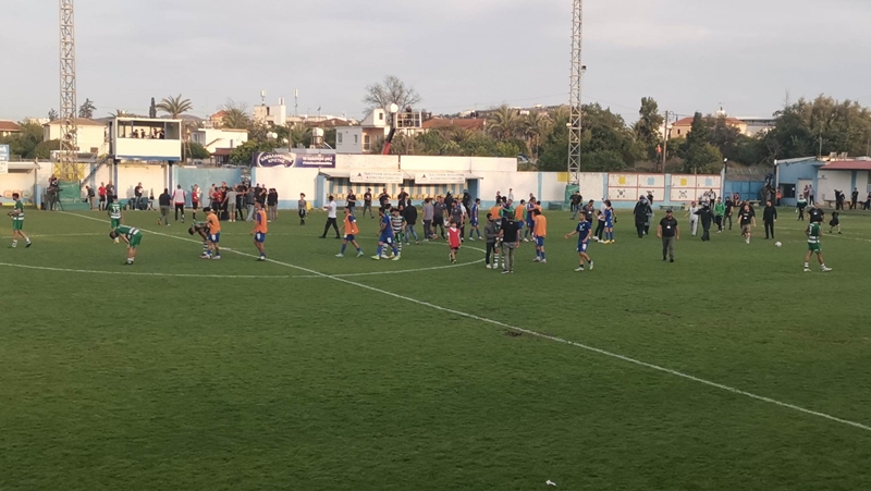 Το σκηνικό στο φινάλε του Ομόνοια 29Μ-ΑΕΖ: Χειροκρότημα από τη μια, πανηγύρια από την άλλη (ΒΙΝΤΕΟ)