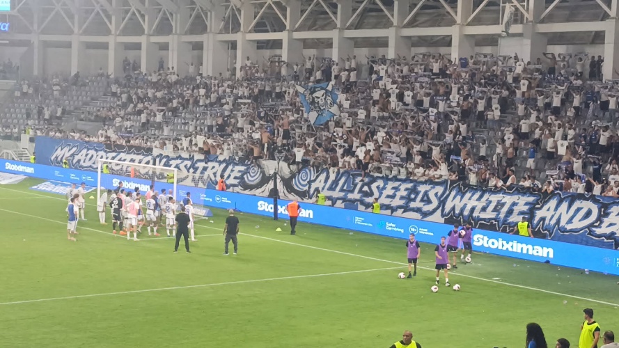 Χειροκροτήσαν τους παίκτες του Απόλλωνα στο φινάλε οι «Φυγάδες» παρά την απογοήτευση (ΒΙΝΤΕΟ)