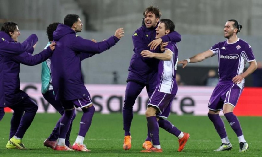 Απέφυγε στην παράταση την ανατροπή της σεζόν και έφυγε για τους «16» του Conference League η Φιορεντίνα!