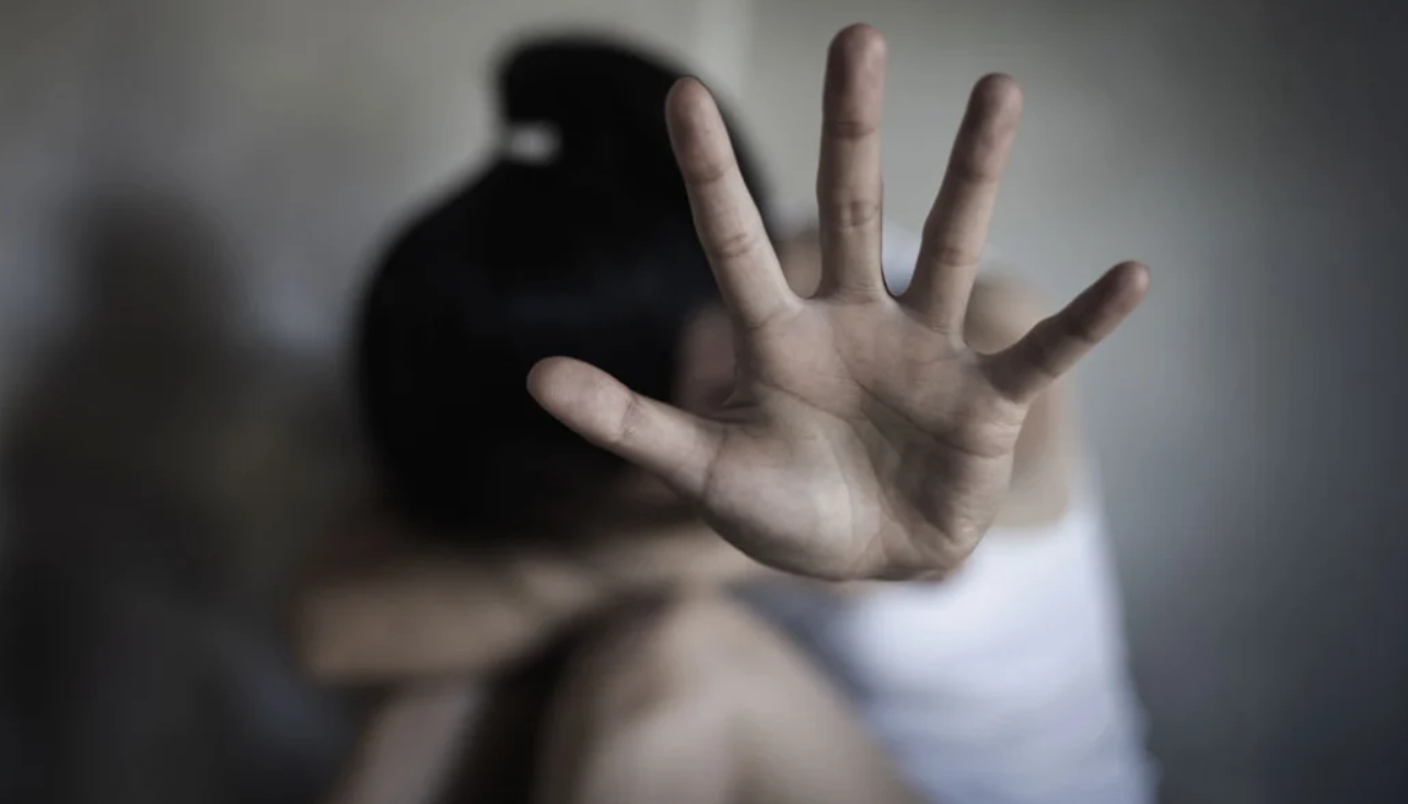 Φρίκη στην Κρήτη: 9χρονη μαθήτρια κατήγγειλε τον πατέρα της για ξυλοδαρμό - Συνελήφθη ο 41χρονος