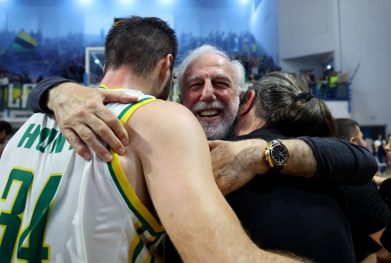 Εύκολη η απάντηση… για το τι λείπει του κυρίου Ντίνου