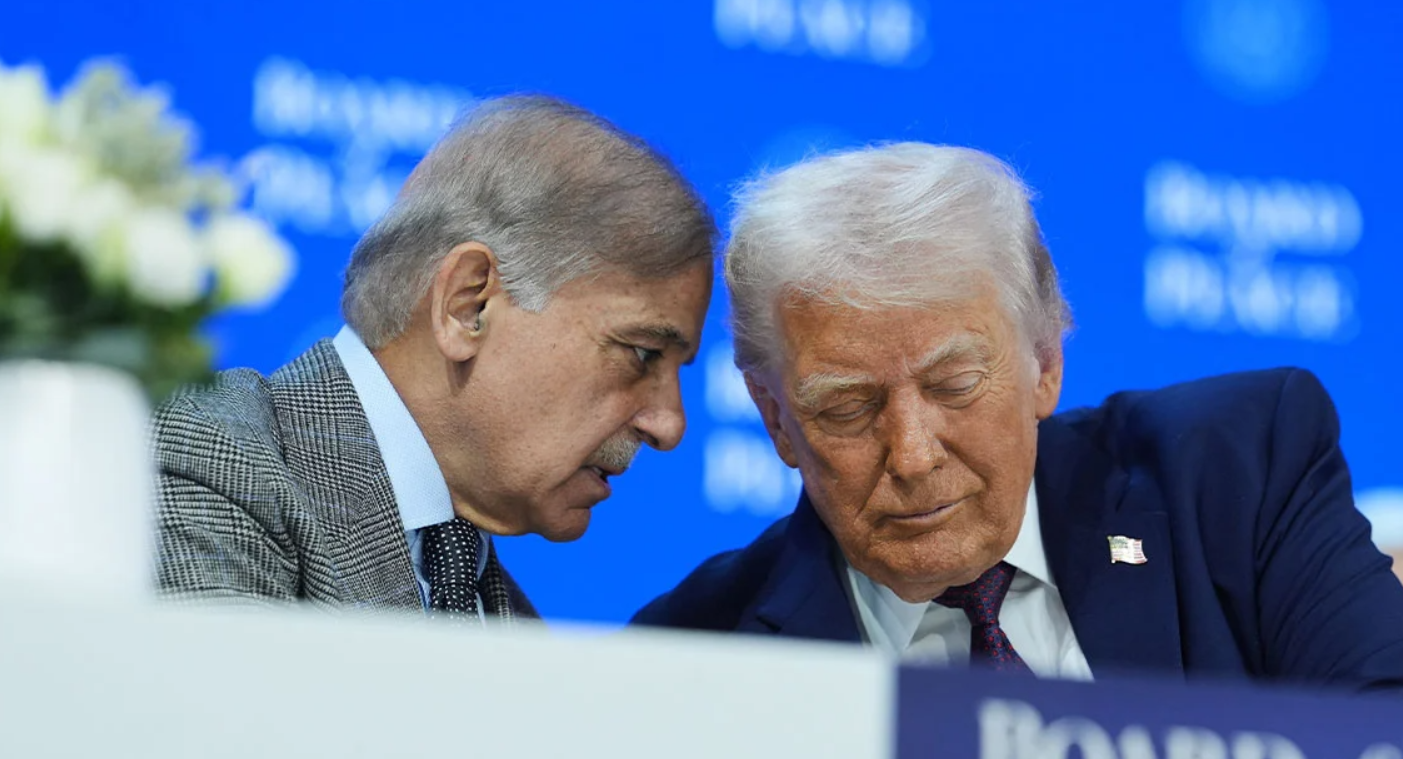 Τραμπ μετά από επαφές με το Πακιστάν: Δύο εβδομάδες εκεχειρία με Ιράν εφόσον ανοίξουν τα Στενά του Ορμούζ