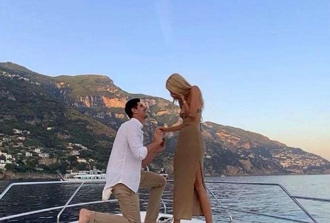 Στην Κρήτη ο Κουρτουά μετά την πρόταση γάμου - Εντυπωσιάζει η σύντροφός του  (ΦΩΤΟΓΡΑΦΙΕΣ) | Thema Sports Αθλητικές Ειδήσεις