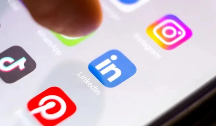 Η καριέρα δεν χτίζεται με likes: 4 κινήσεις που μπορούν να σας ανοίξουν νέες ευκαιρίες σύμφωνα με τον νέο CEO του LinkedIn