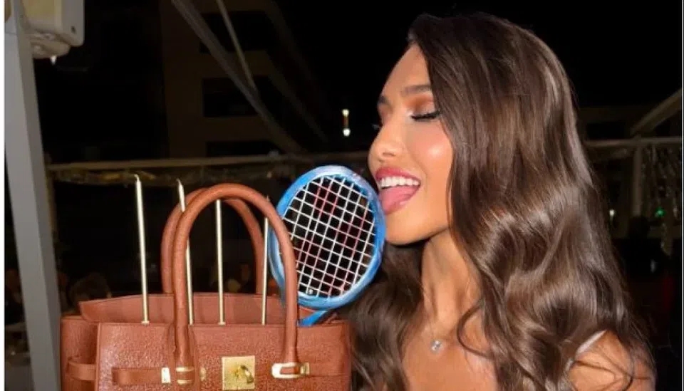 Γνωστή τενίστρια «αναστάτωσε» την Αγία Νάπα με αποκαλυπτικό μπικίνι (pics)