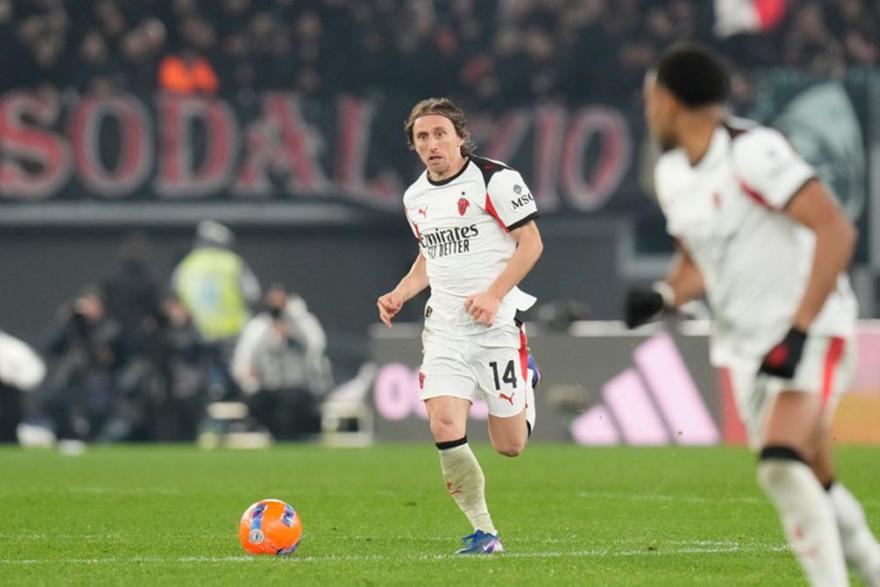 Καθάρισε ο γερόλυκος Μόντριτς και η Μίλαν συνεχίζει να ονειρεύεται