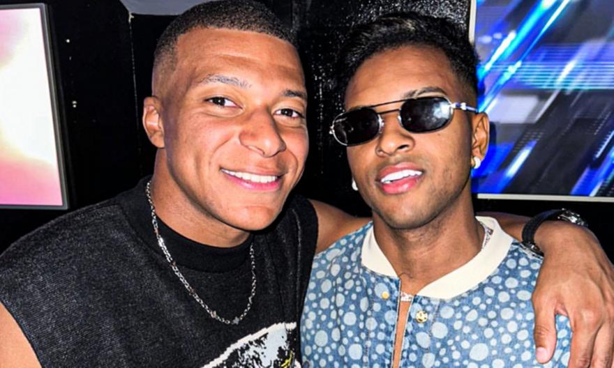 Χαμός στις τάξεις των φίλων της Ρεάλ από την κοινή φωτογραφία Εμπαπέ-Ροντρίγκο!