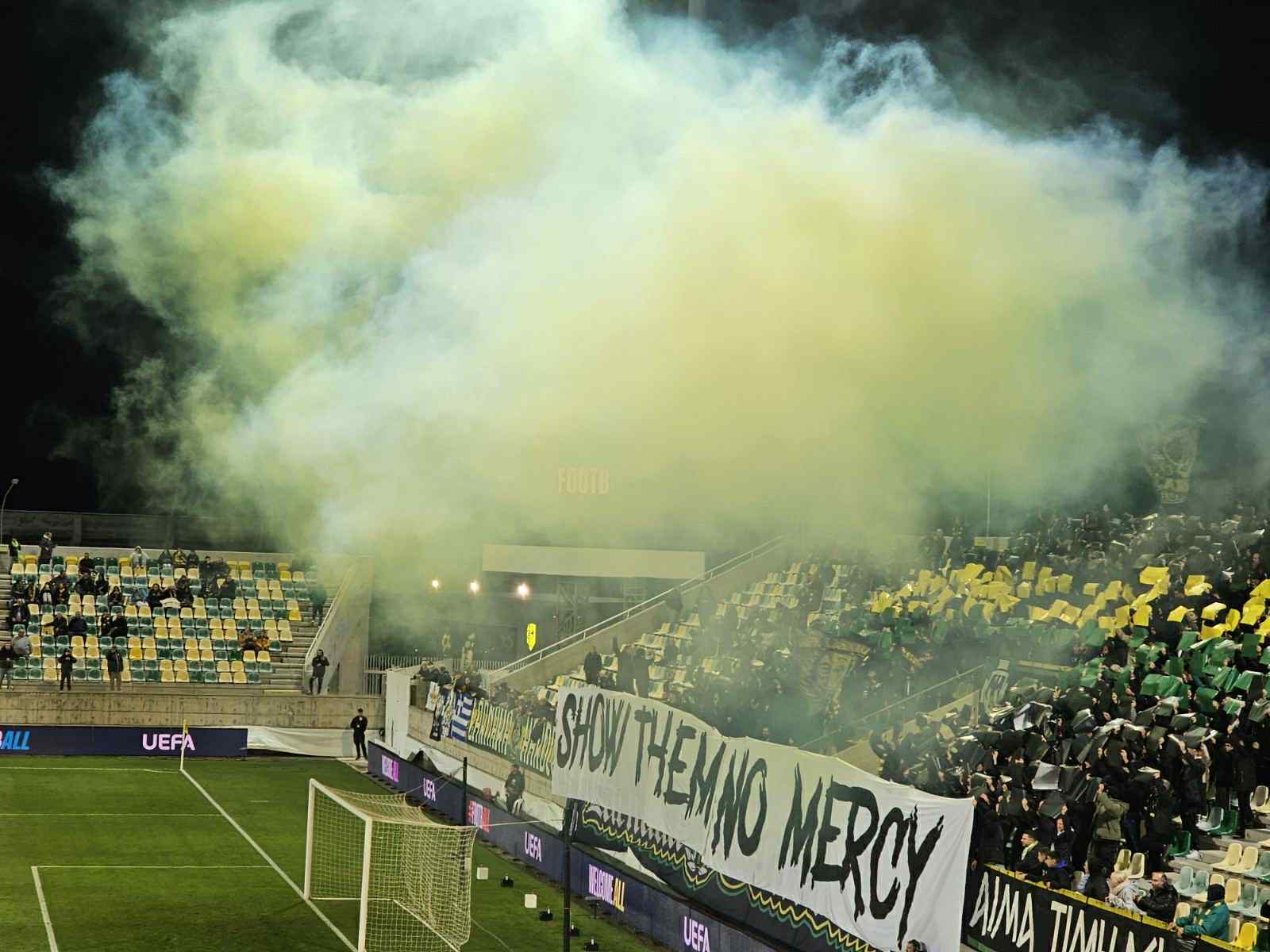 Οι φίλοι της ΑΕΚ στην "Αρένα" (ΦΩΤΟΓΡΑΦΙΕΣ&ΒΙΝΤΕΟ)