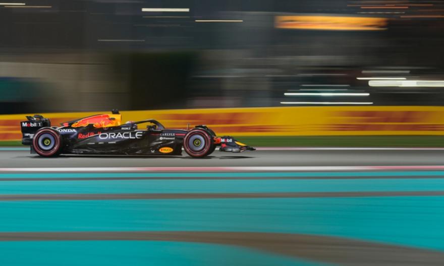 Άπιαστος και poleman στο Άμπου Ντάμπι ο Φερστάπεν, άφησε πίσω του τις McLaren πριν τον αυριανό «τελικό»!