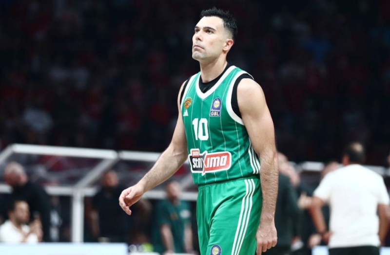Η αντίδραση του Σλούκα στα υβριστικά συνθήματα: «Εγώ έχω τέσσερις Ευρωλίγκες, εσείς τρεις»