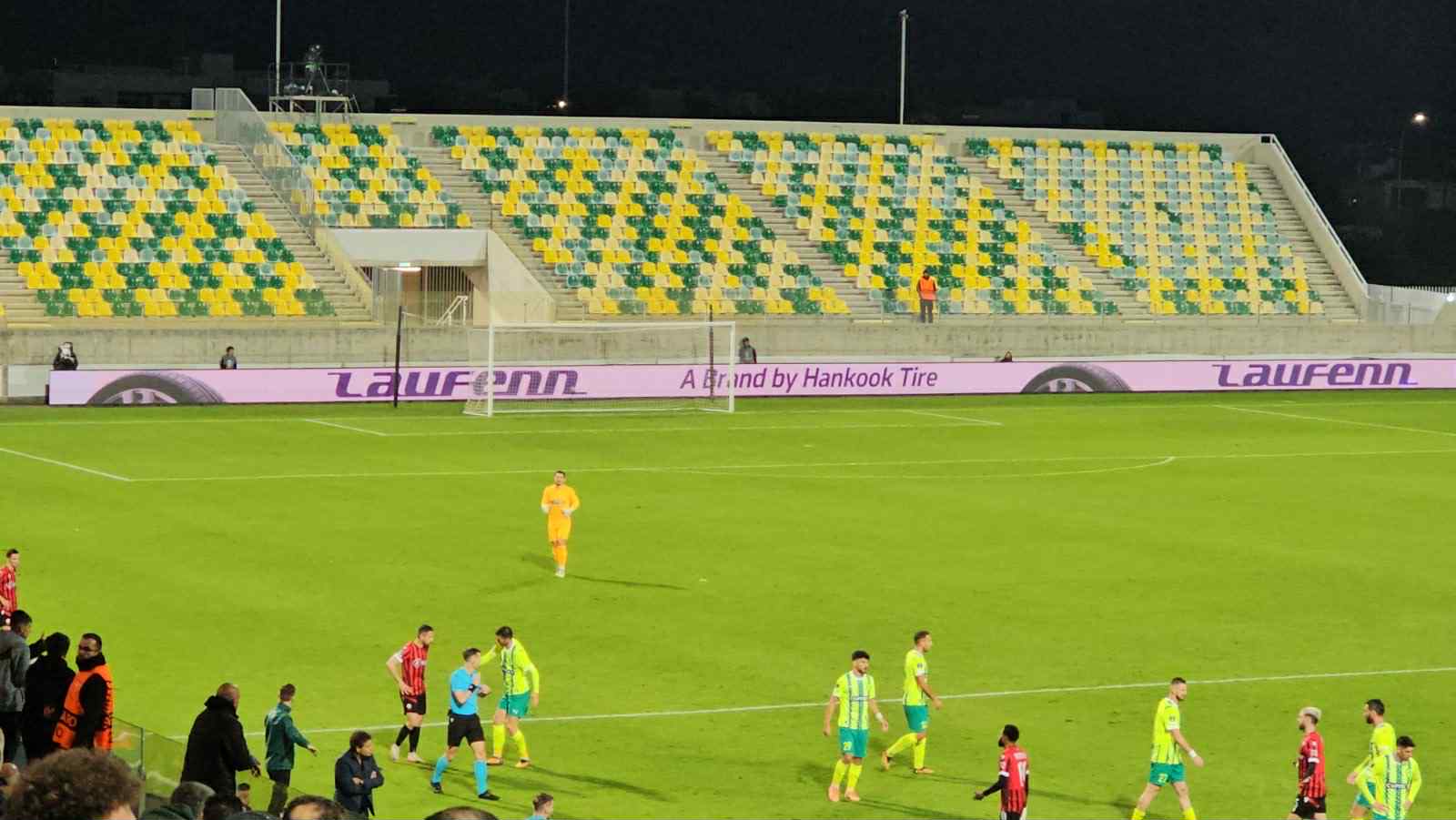 &Alpha;&Epsilon;&Kappa;-&Sigma;&kappa;&epsilon;&nu;&tau;ί&gamma;&iota;&alpha;: &Epsilon;&Gamma;&Kappa;&Lambda;&Eta;&Mu;&Alpha;&Tau;&Iota;&Kappa;&Omicron; &phi;ά&omicron;&upsilon;&lambda; &sigma;&tau;&omicron;&nu; &Epsilon;&kappa;&pi;&omicron;&lambda;ό &kappa;&alpha;&iota; &Kappa;&Omicron;&Kappa;&Kappa;&Iota;&Nu;&Eta; (&Beta;&Iota;&Nu;&Tau;&Epsilon;&Omicron;)