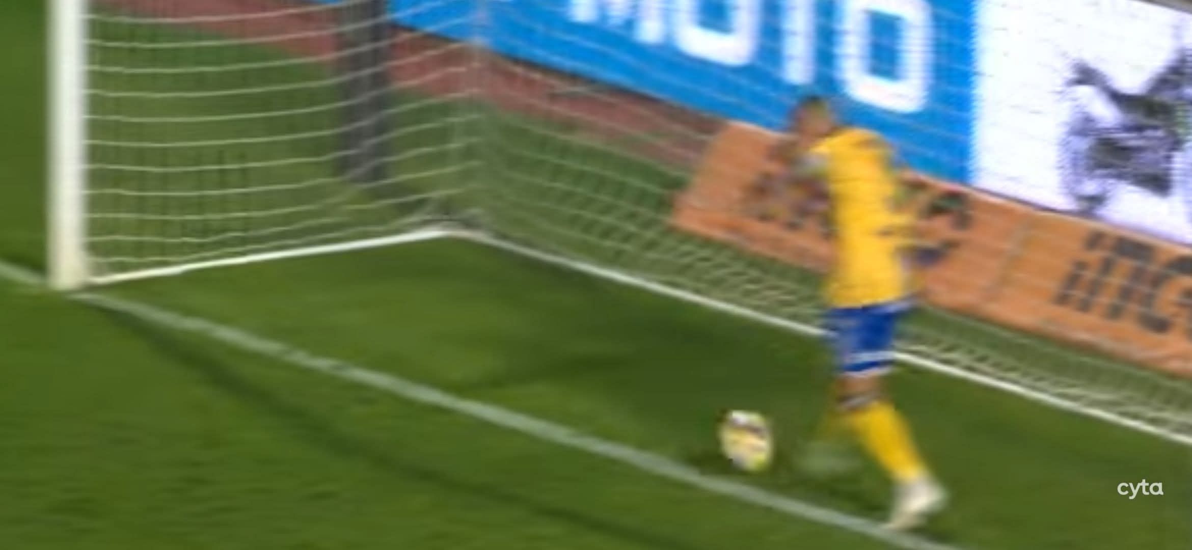 Πέρασε ή όχι; Η φάση που ζήτησε γκολ η Ομόνοια με τον Σταφυλίδη που έδιωξε στην γραμμή