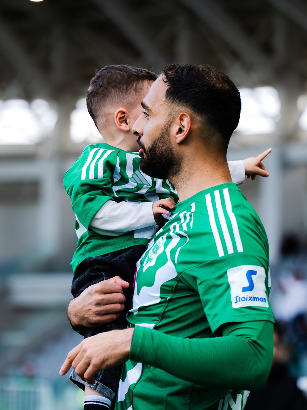 Η ιδιαίτερη υποστήριξη του Κάστανου στο γκολ του (ΦΩΤΟΓΡΑΦΙΕΣ)