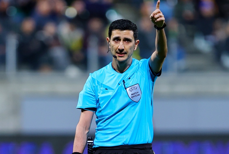 ΑΕΚ-Κρίσταλ Πάλας: Αλαλούμ στο φινάλε - Πέναλτι, άκυρο και ρίψη αντικειμένων!