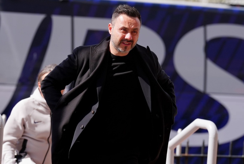 Σκληρά λόγια από τον προπονητή της Τότεναμ μετά τη βαριά ήττα στην πρεμιέρα: «Στόχος; Να γίνουμε πρώτα ομάδα»!