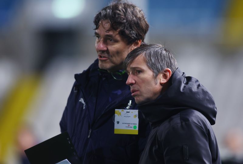 Δείχνει «χαμένος» ο Θελάδες… 