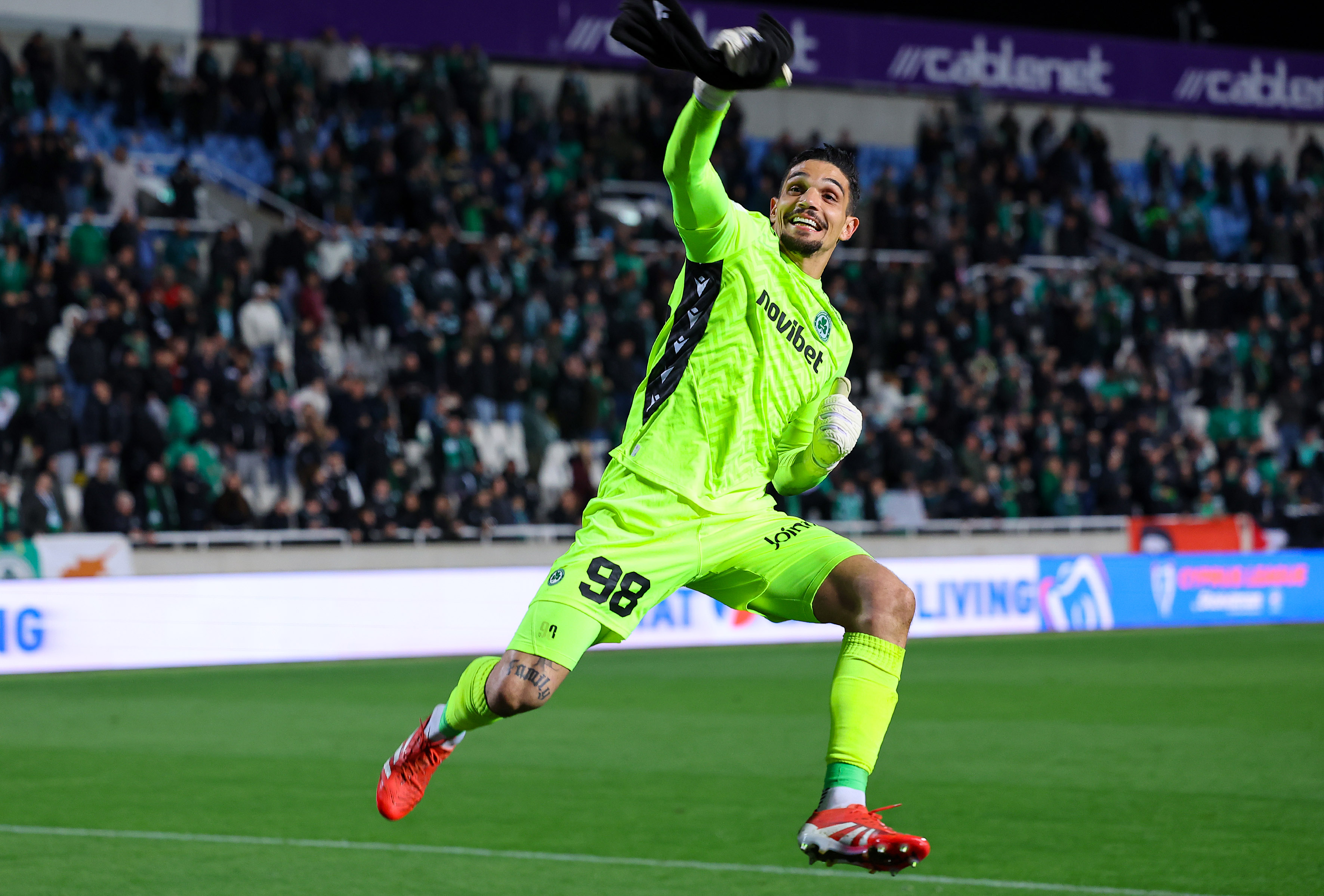 Δυνατό σκηνικό με ΚΥΡΙΑΚΙΔΗ μετά το φινάλε (ΦΩΤΟΓΡΑΦΙΕΣ)