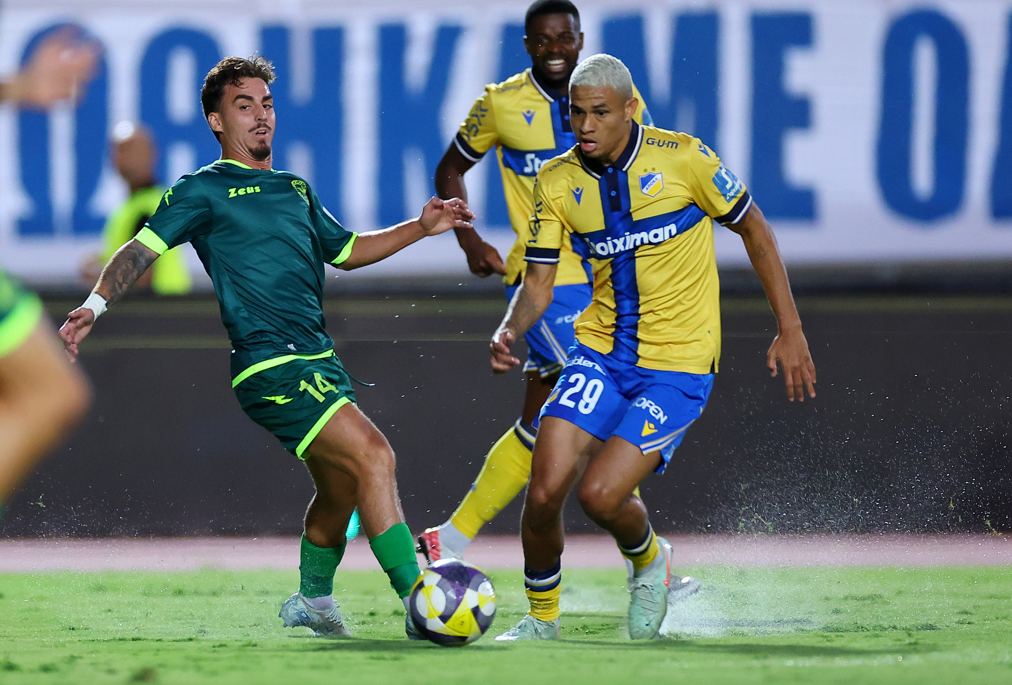 ΑΠΟΕΛ-Ακρίτας: Τεσσάρα στο ρελαντί