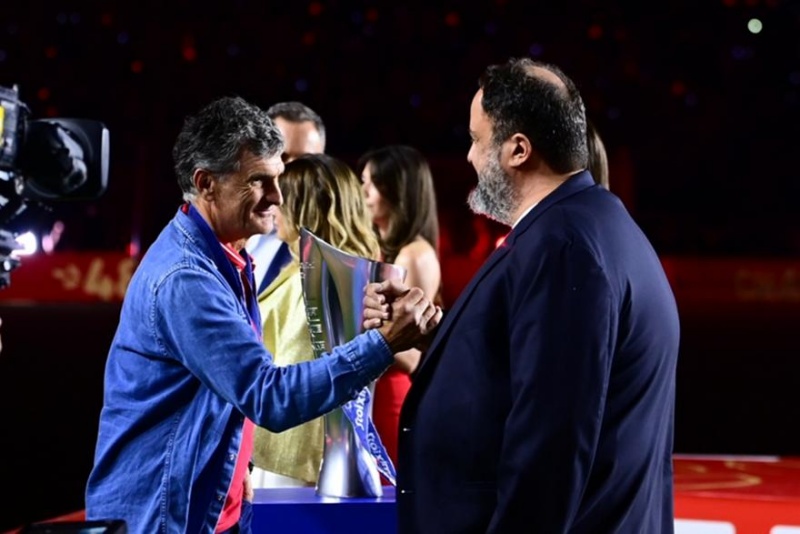 Μαρινάκης για Μεντιλίμπαρ στο ντοκιμαντέρ του Ολυμπιακού: «Είναι αρκετά τρελός για να συνεχίζει να ονειρεύεται» (ΒΙΝΤΕΟ)
