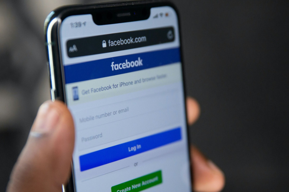 «Έπεσαν» Instagram και Facebook – Προβλήματα και στο Messenger