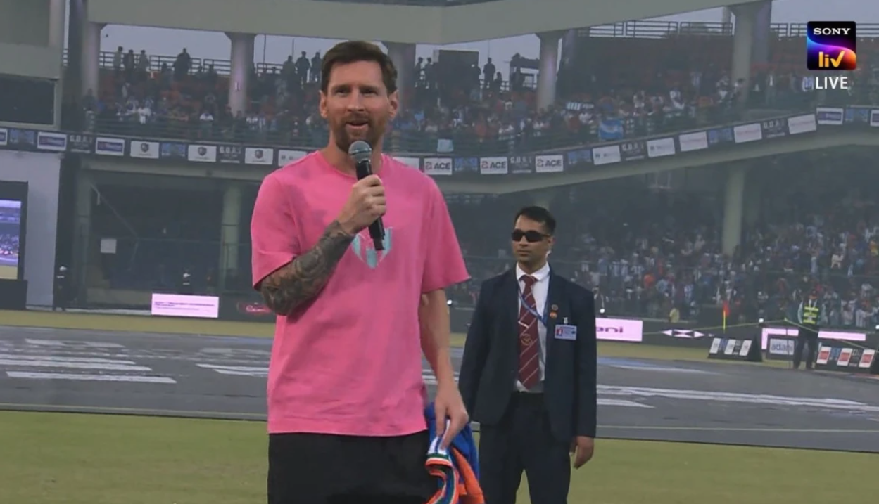 Τόσο κοστίζει το ρολόι που έλαβε ως δώρο ο Μέσι στην Ινδία