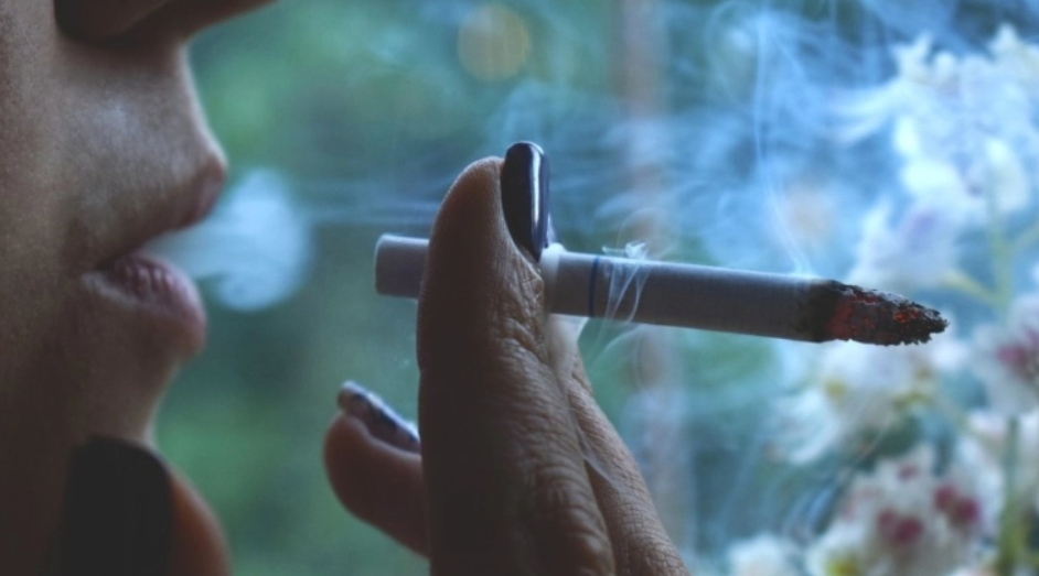 Η χώρα με τους πιο αυστηρούς αντικαπνιστικούς νόμους «διαβάζει» τα λύματα