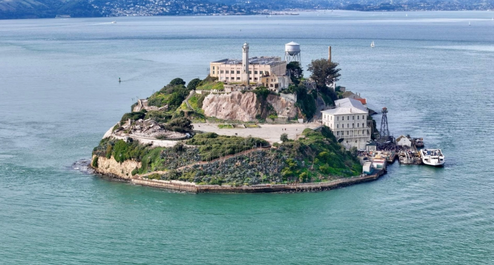 Από τον Αλ Καπόνε στον Μίκι Κοέν: Οι 7 πιο διαβόητοι κρατούμενοι του Αλκατράζ