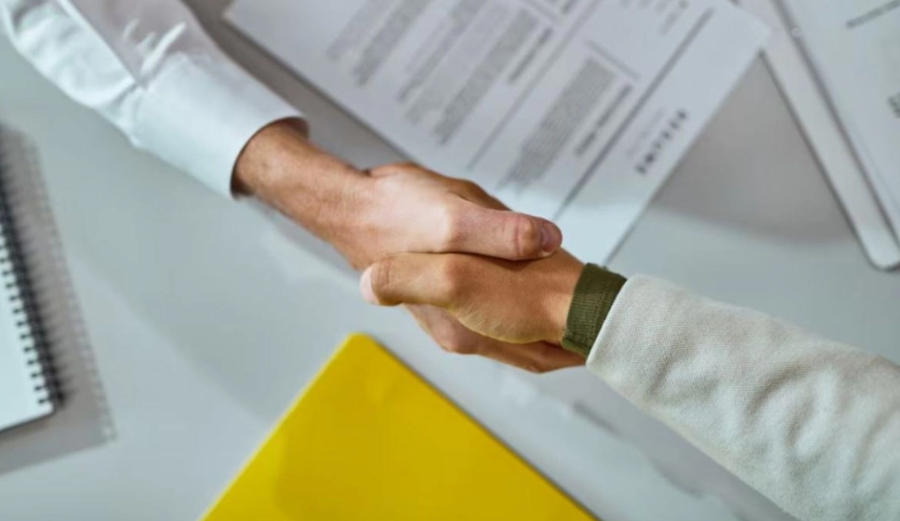 Η συμβουλή του LinkedIn για όσους θέλουν να αλλάξουν δουλειά το 2026: «Εκεί βρίσκονται πολλές ευκαιρίες»