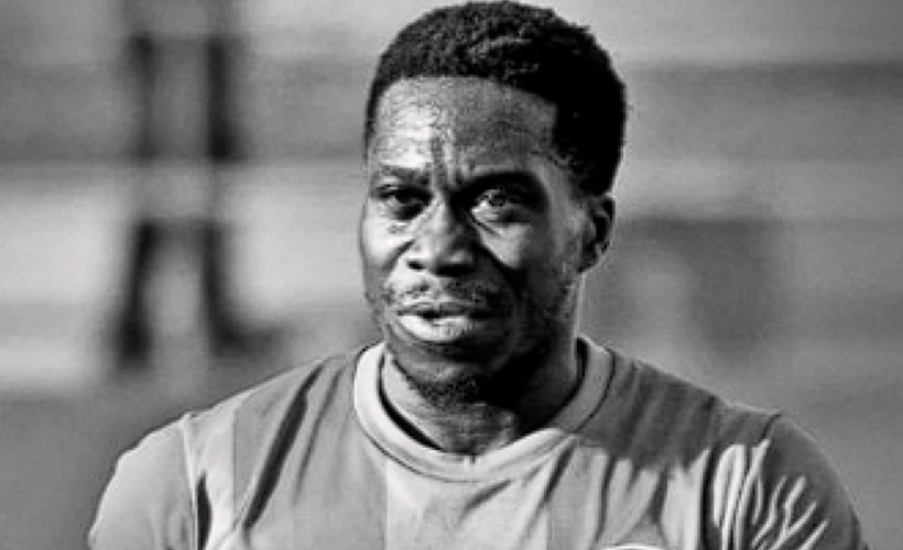 ΣΟΚ από το θάνατο ποδοσφαιριστή μέσα στο γήπεδο