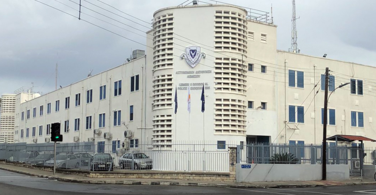 ΒΙΝΤΕΟ: Καρέ-καρέ οι κινήσεις υπόπτου εμπρηστή στην Λεμεσό – Τον ψάχνουν οι Αρχές ΒΙΝΤΕΟ: Καρέ-καρέ οι κινήσεις υπόπτου εμπρηστή στην Λεμεσό – Τον ψάχνουν οι Αρχές
