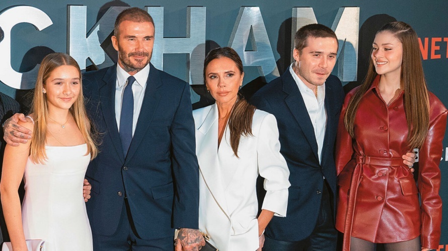 Η σκοτεινή ιστορία των Μπέκαμ: Λεφτά, απιστίες, κακές πεθερές και ένα... «απολωλός πρόβατο», που αποκάλυψε την εικόνα πίσω από τη βιτρίνα