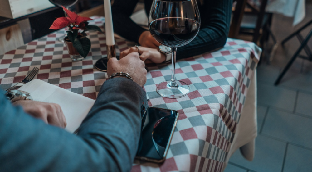 Πότε πρέπει να στείλει κάποιος γραπτό μήνυμα μετά το πρώτο ραντεβού;