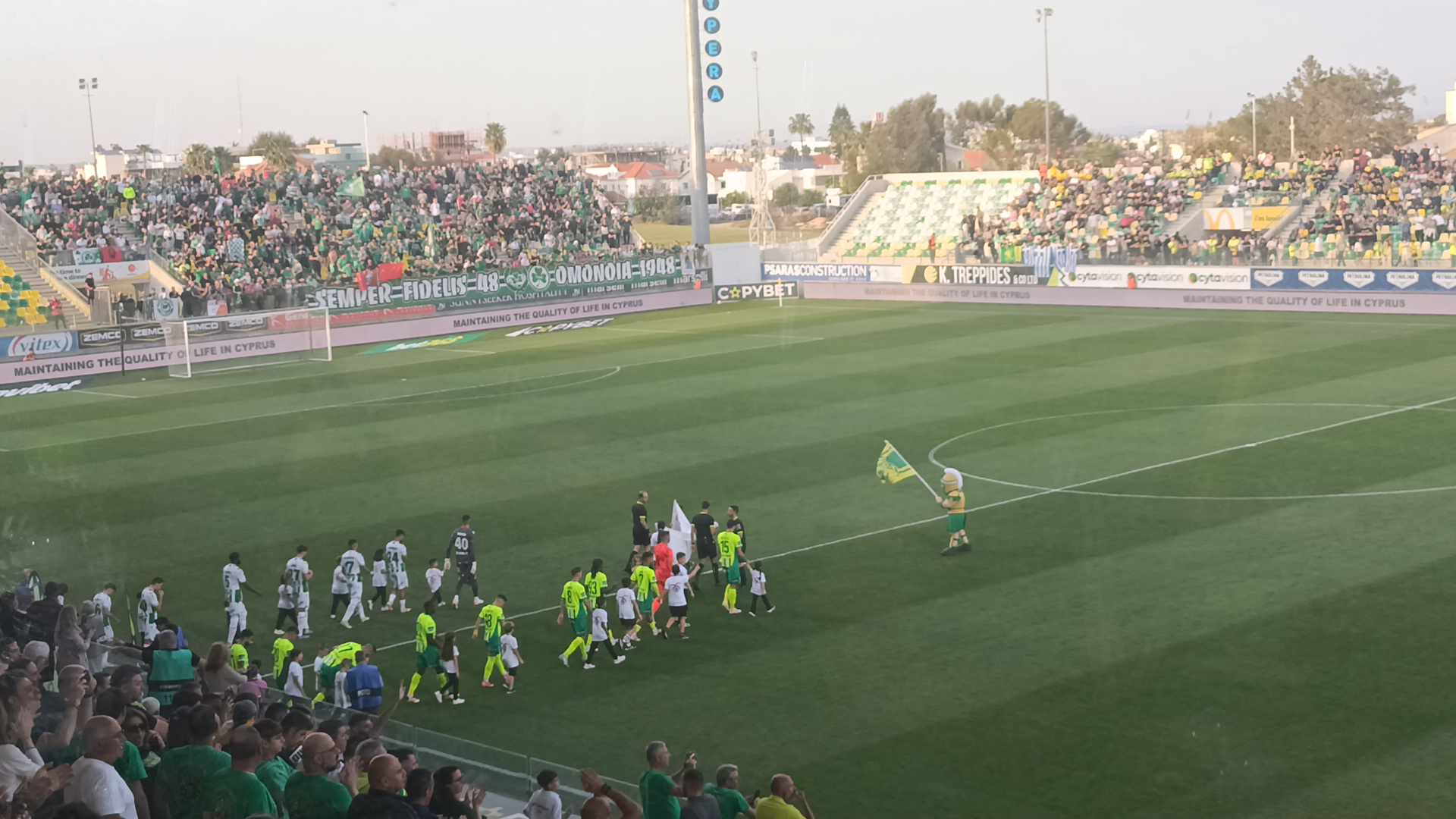 ΚΑΤΑΜΕΣΤΟ το Αρένα (ΦΩΤΟΓΡΑΦΙΕΣ&ΒΙΝΤΕΟ) | Thema Sports Αθλητικές Ειδήσεις