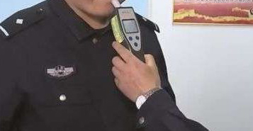 Αλκοτέστ χωρίς αλκοόλ: Οδηγός ξεπέρασε το όριο λόγω συγκεκριμένου φρούτου