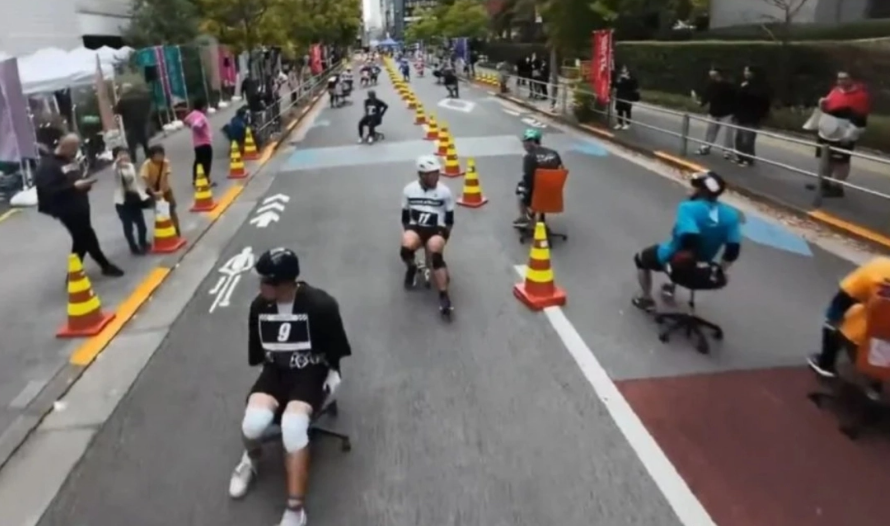 Ιαπωνία: Το πρωτάθλημα «ράλι» με καρέκλες γραφείου – Αγώνες 20 χιλιομέτρων και έπαθλο 90 κιλά ρύζι