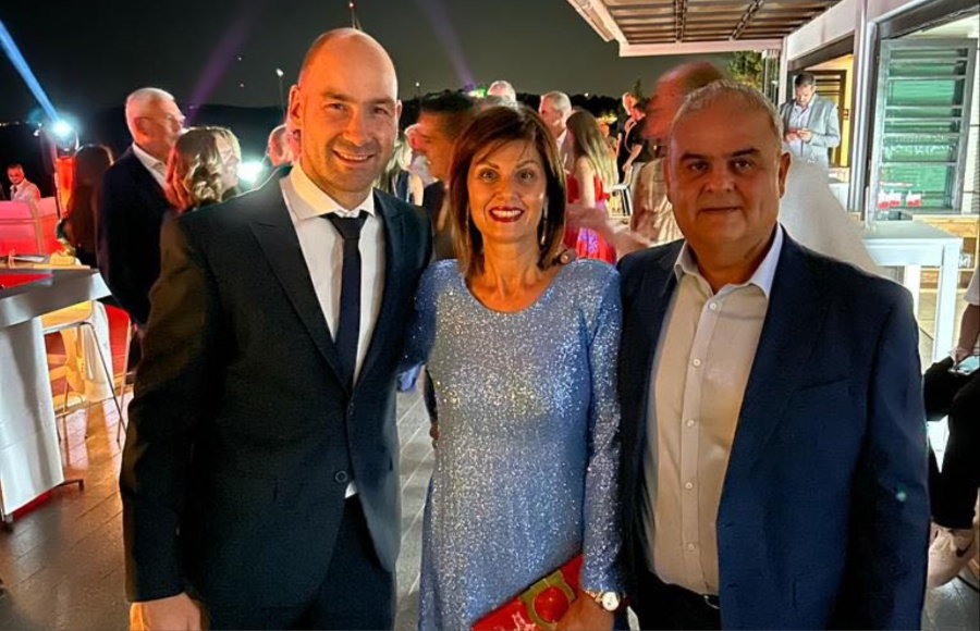 Ήταν εκεί για τον Βασίλη – Στο Gala Dinner και στο «Night Of Legend» Πανίκος και Βούλα Κωνσταντίνου